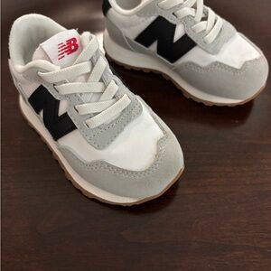 New Balance Kids White, Gray & Black Retro Runner
